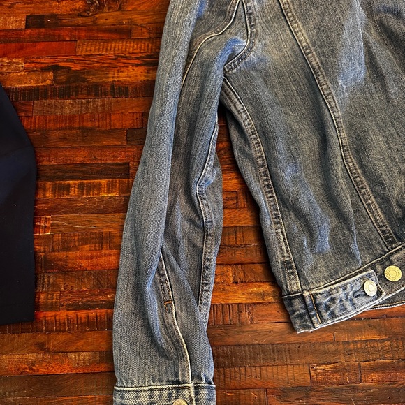 GAP Light Blue Denim Jacket - Picture 7 of 9